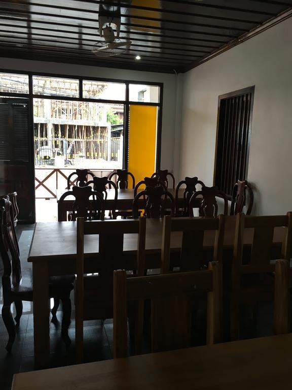 Central Backpacker Hostel Luang Prabang Exteriör bild